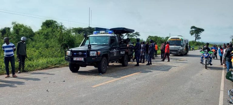 Bus Collide with Premio in Rwimi T/C