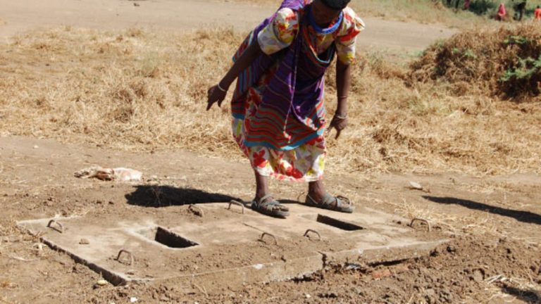 Municipality begins arresting those with no toilets