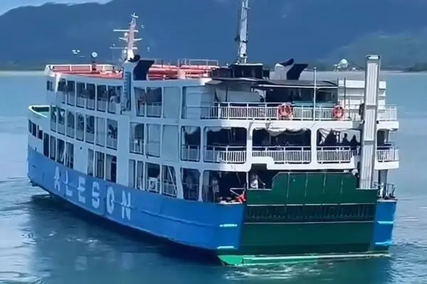 15 dead in a ferry accident in Philippines